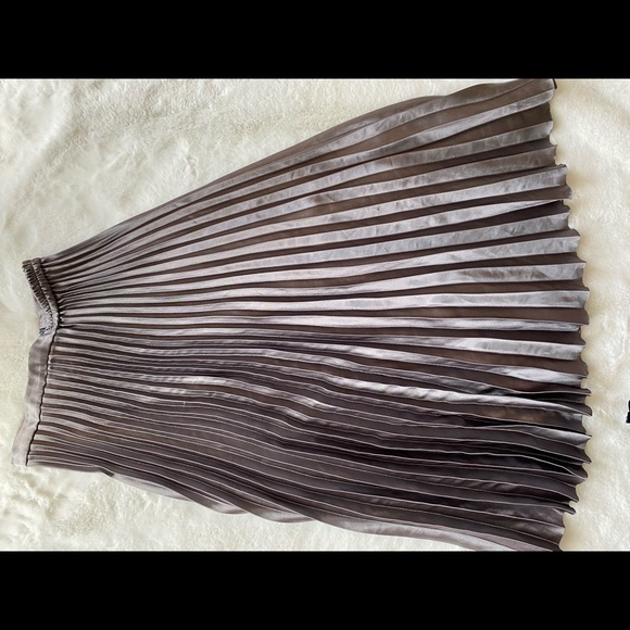 Skirt - Picture 3 of 3